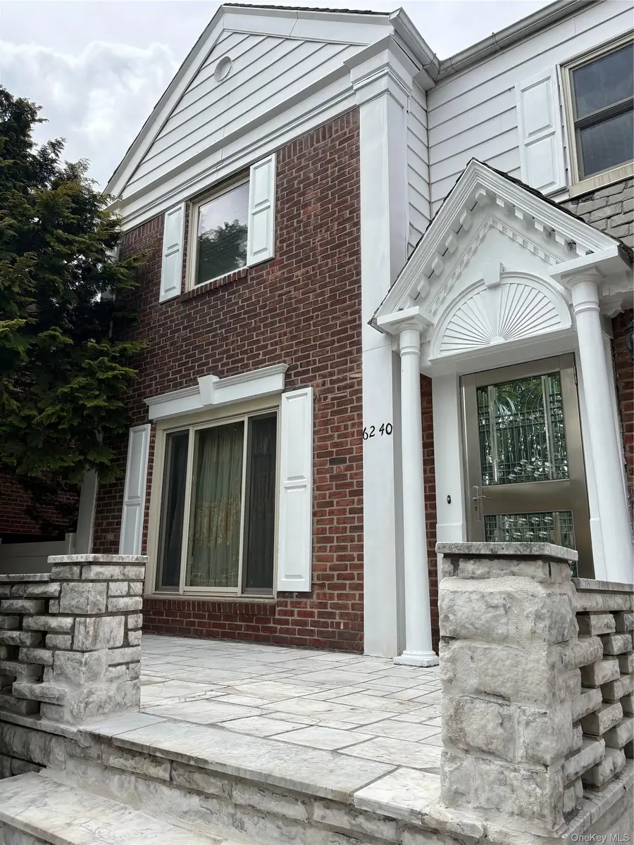 6240 Cromwell Crescent, Rego Park, NY 11374 - #2