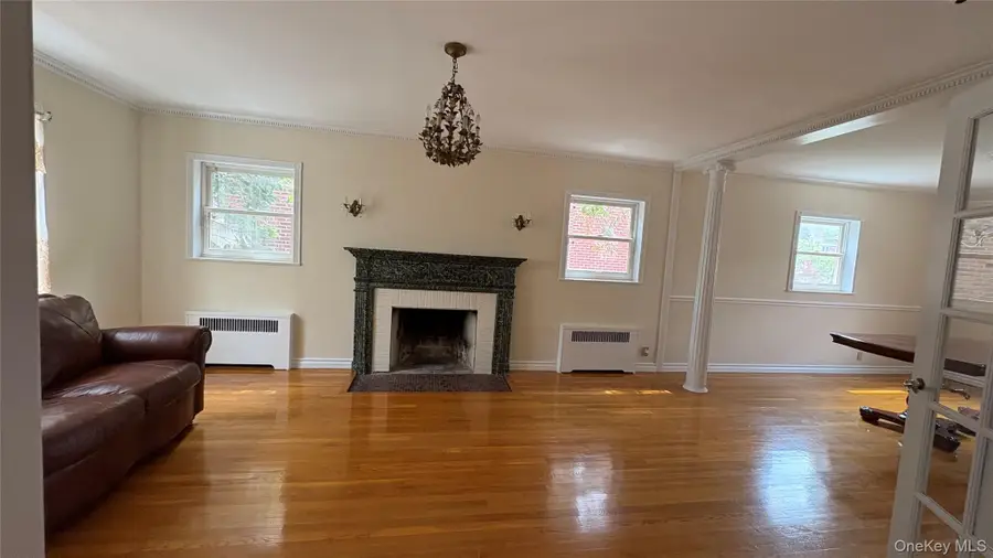 6240 Cromwell Crescent, Rego Park, NY 11374 - #3