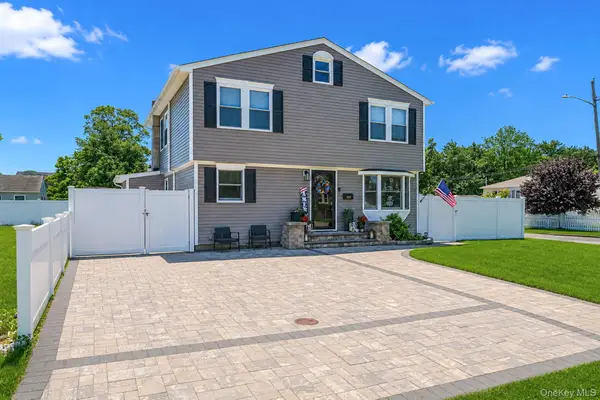 135 Texas Street, Lindenhurst, NY 11757