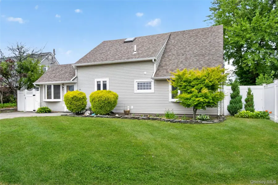 39 Boat Lane, Levittown, NY 11756 - #3