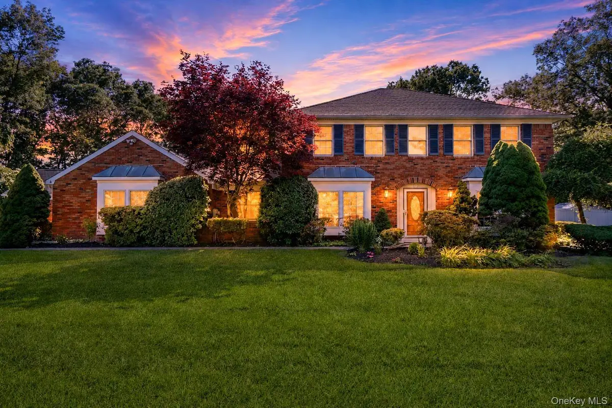 15-17 Park Woods Lane, Kings Park, NY 11754 - #1
