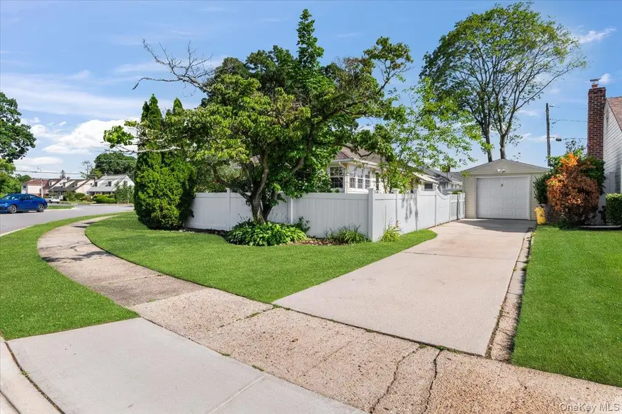 5 Coronet Crescent, Bethpage, NY 11714 - #3