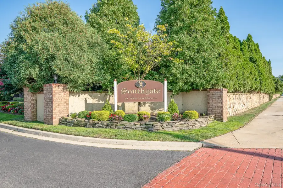 91 Southgate Circle, Massapequa Park, NY 11762 - #2