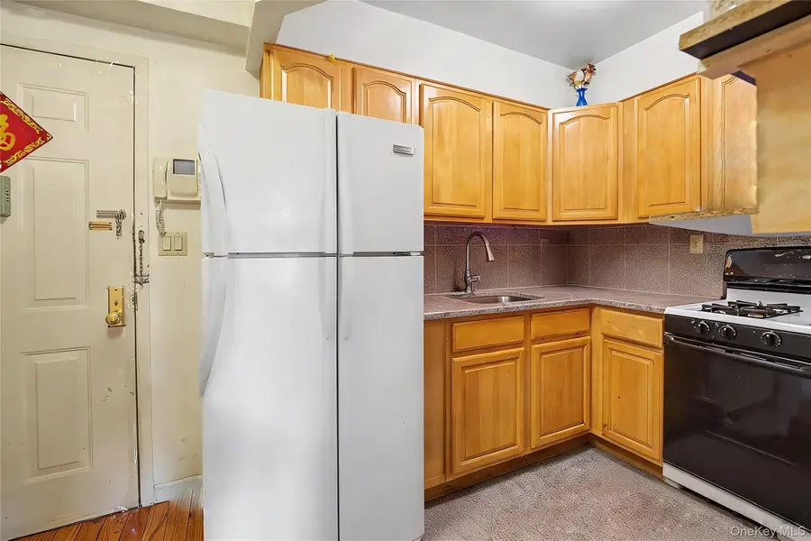 3506 Leavitt Street #5H, Flushing, NY 11354 - #3