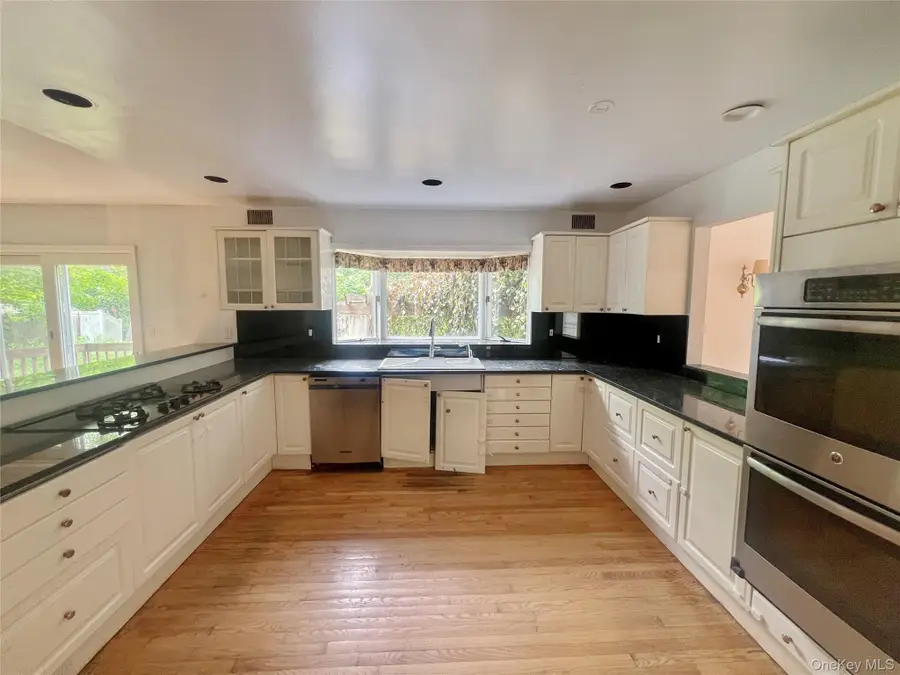 160 S Conger Avenue, Congers, NY 10920 - #3