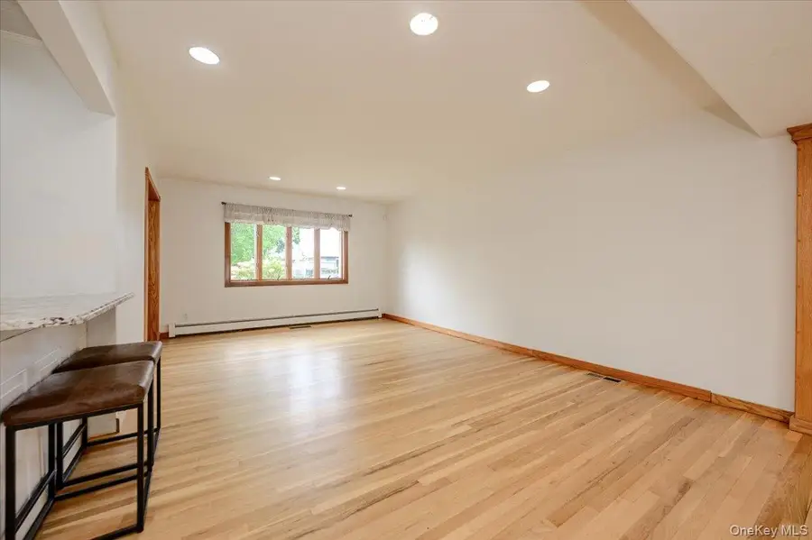 86 Edmore Lane N, West Islip, NY 11795 - #2