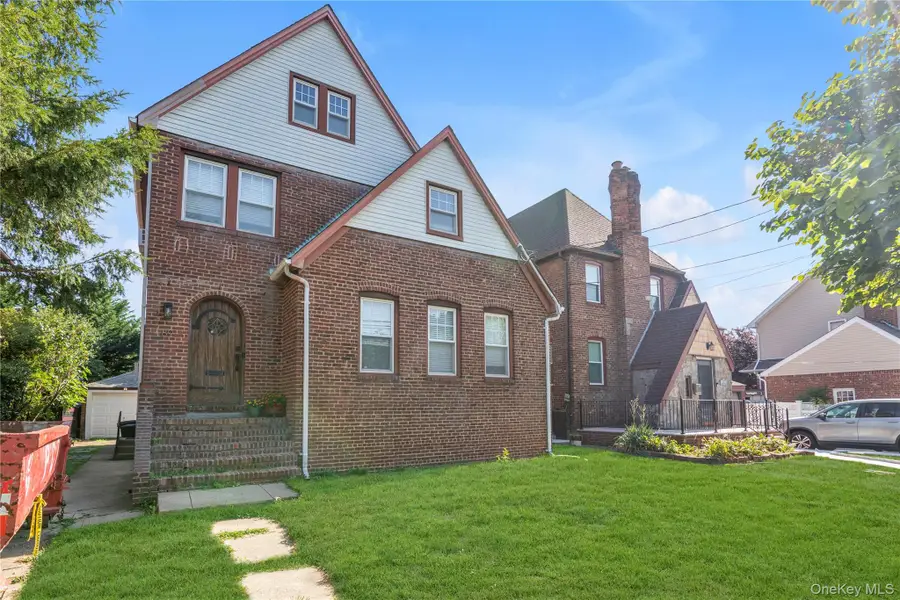 89 Trafalgar Square, Lynbrook, NY 11563 - #3
