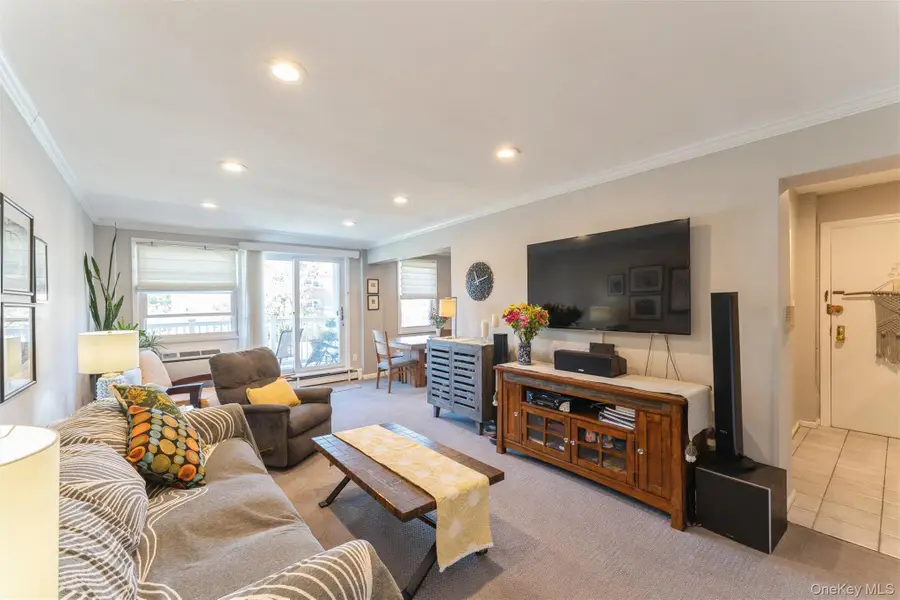 61 Maine Avenue #D14, Rockville Centre, NY 11570 - #2