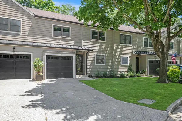 15 High Oaks Court, Huntington, NY 11743