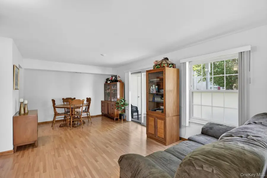 182 Fairview Circle, Middle Island, NY 11953 - #3