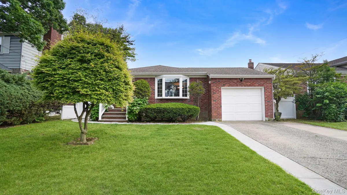 54 E Maujer Street, Valley Stream, NY 11580 - #1