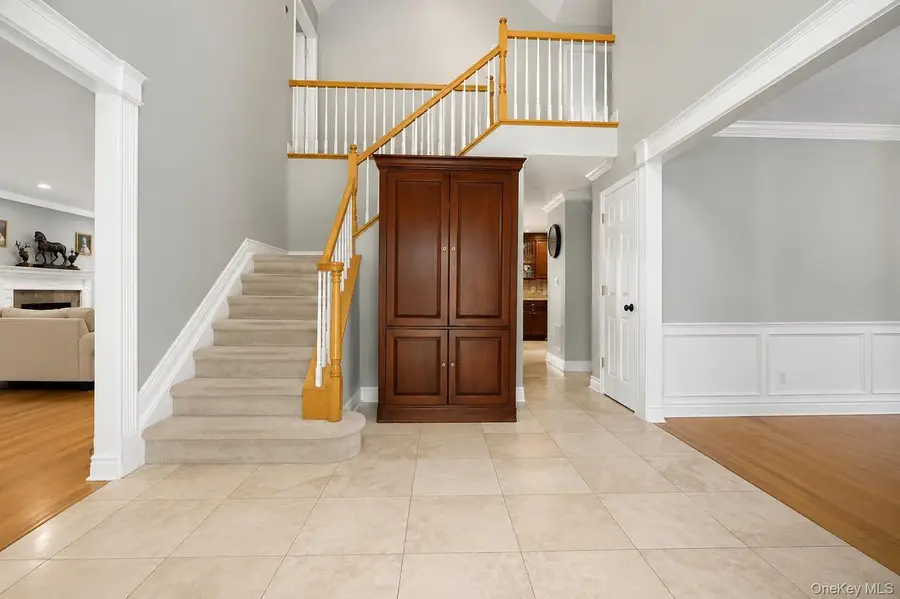 16 Crest Hollow Lane, Manorville, NY 11949 - #2