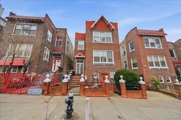 1825 S Andrews Avenue, Bronx, NY 10453