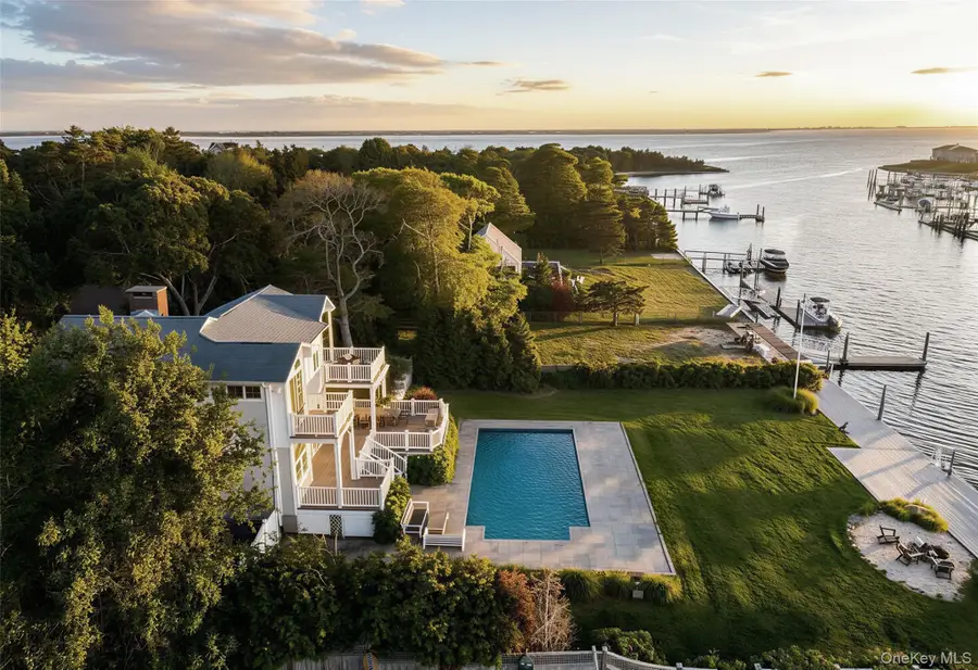 20 Penny Lane, Hampton Bays, NY 11946 - #2