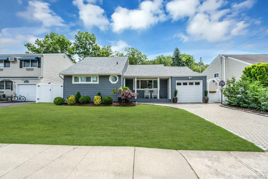 31 Jane Drive, North Babylon, NY 11703 - #2