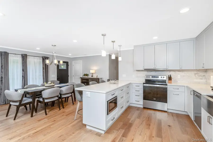 19 Groveland Avenue, East Quogue, NY 11942 - #3