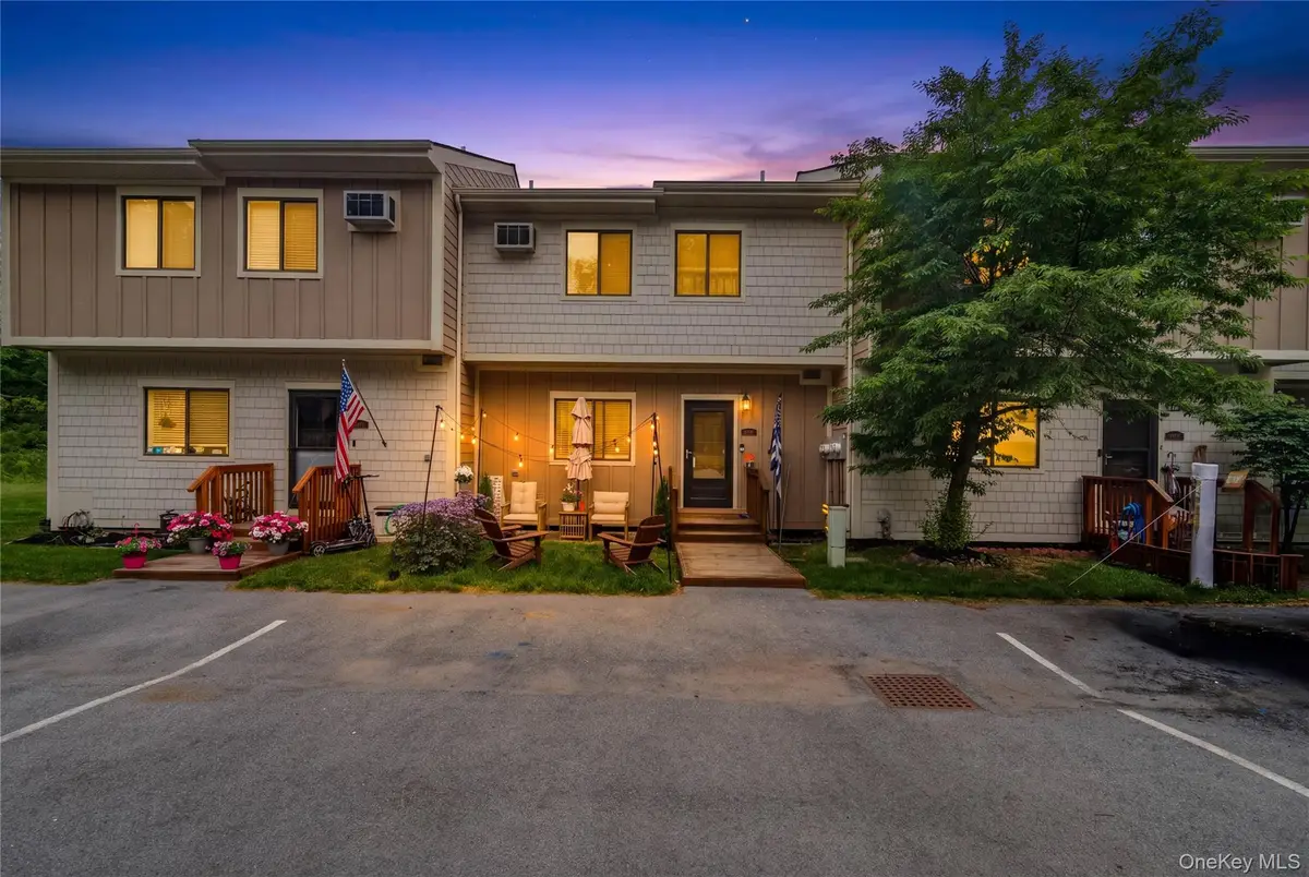 6702 Chelsea Cove N, Hopewell Junction, NY 12533 - #1