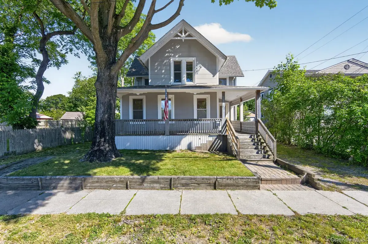 49 Cedar Street, Babylon, NY 11702 - #1