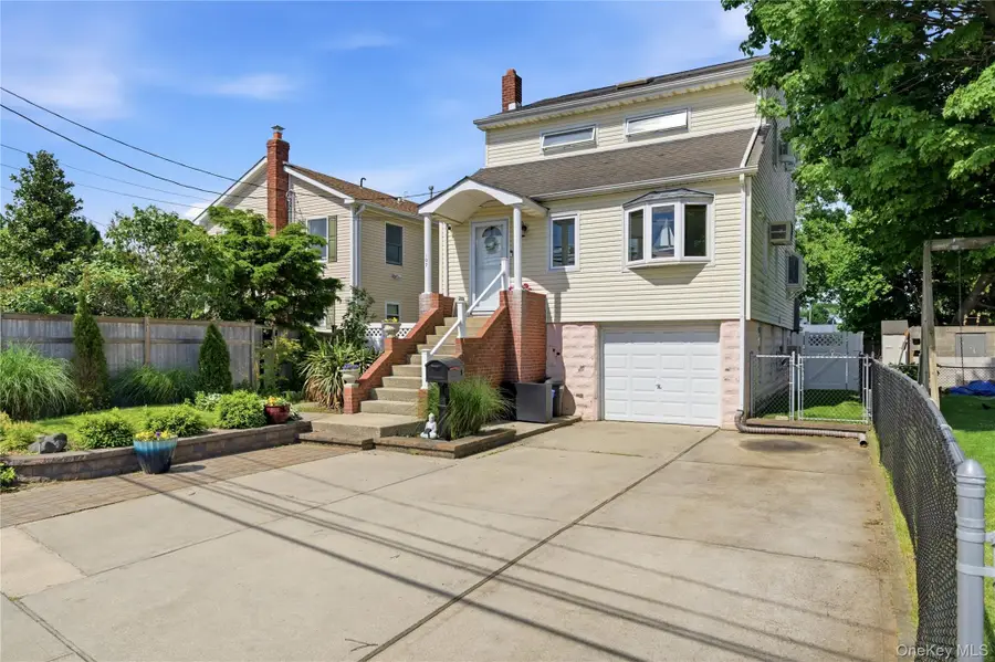 107 E Shore Road, Lindenhurst, NY 11757 - #3