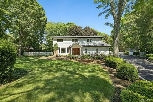 6 Washington Avenue, Dix Hills, NY 11746