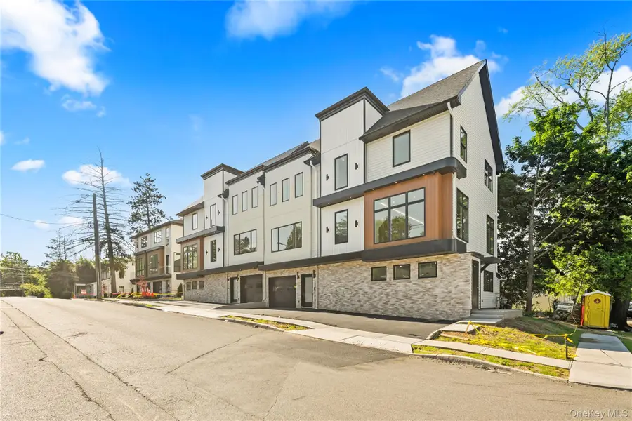 9 Lincoln Street #201, Spring Valley, NY 10977 - #3