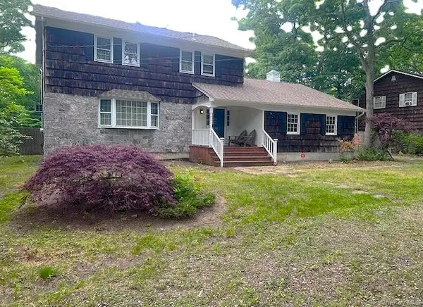 37 Sunset Drive, Shirley, NY 11967