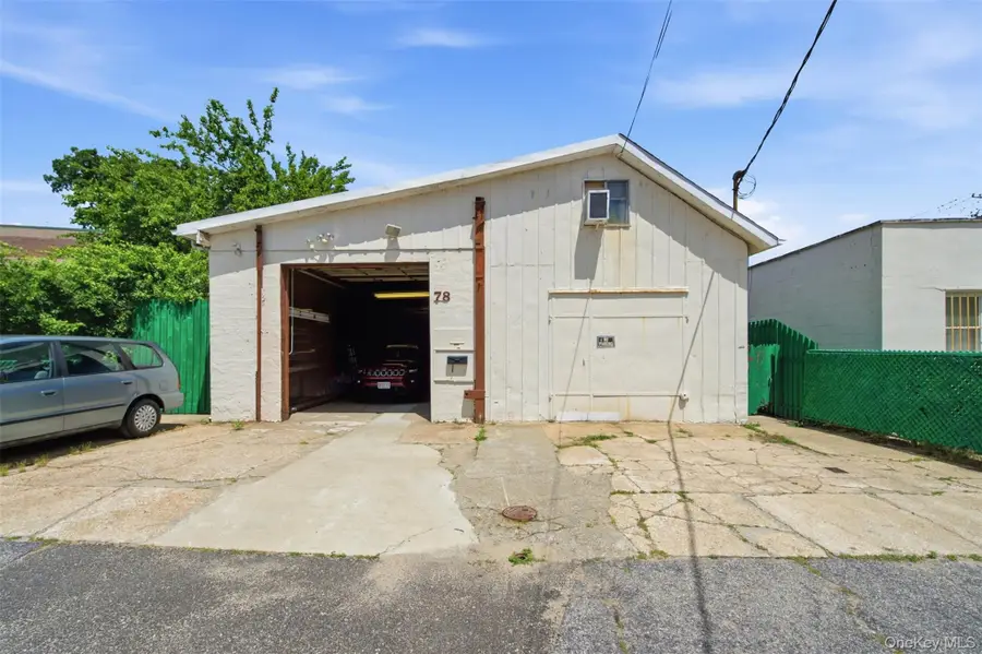 78 Auburn Street, Lindenhurst, NY 11757 - #2