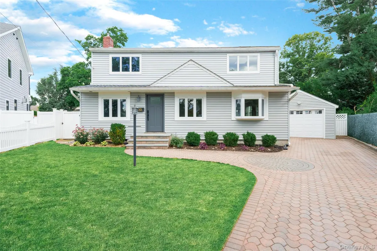 10 Garden Court, Carle Place, NY 11514 - #1