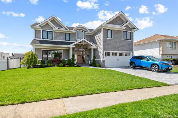 17 Anchor Drive, Massapequa, NY 11758