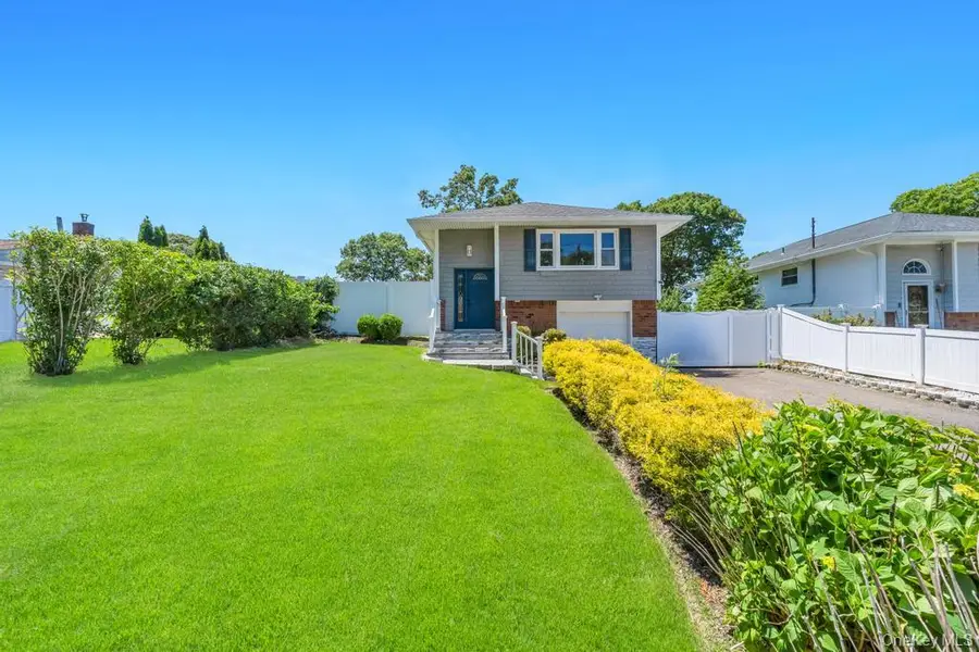 220 Adirondack Drive, Selden, NY 11784 - #3