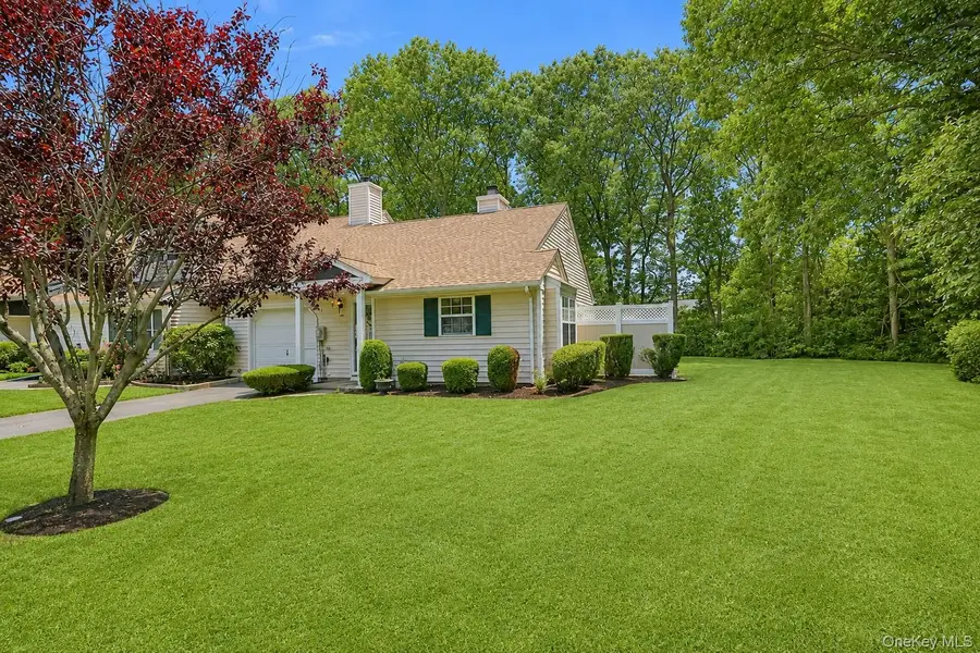 532 Race Place, Oakdale, NY 11769 - #3