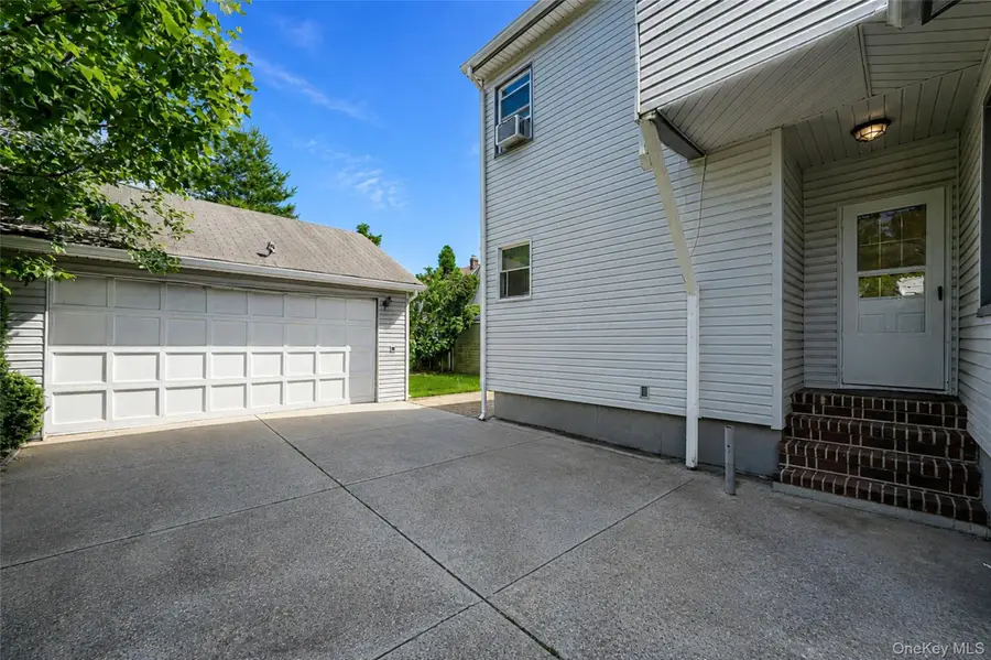 214 Lowell Avenue, Floral Park, NY 11001 - #3