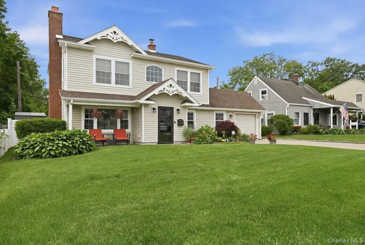 16 Penny Lane, Levittown, NY 11756 - #1
