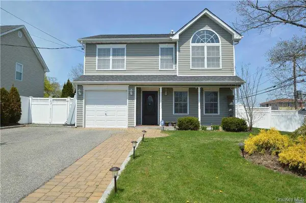 106 Roosevelt Avenue, Massapequa, NY 11758