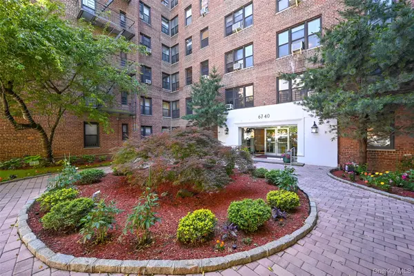 67-40 Yellowstone Boulevard #4M, Forest Hills, NY 11375