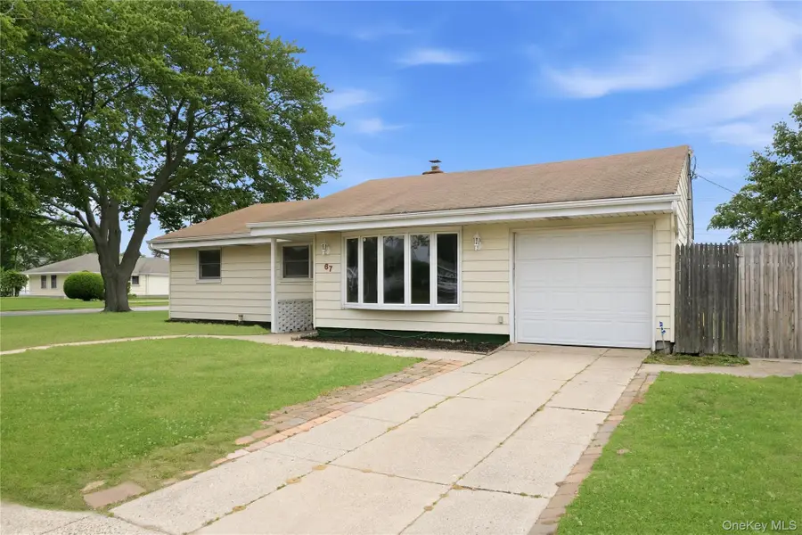 67 E End Avenue, Hicksville, NY 11801 - #2