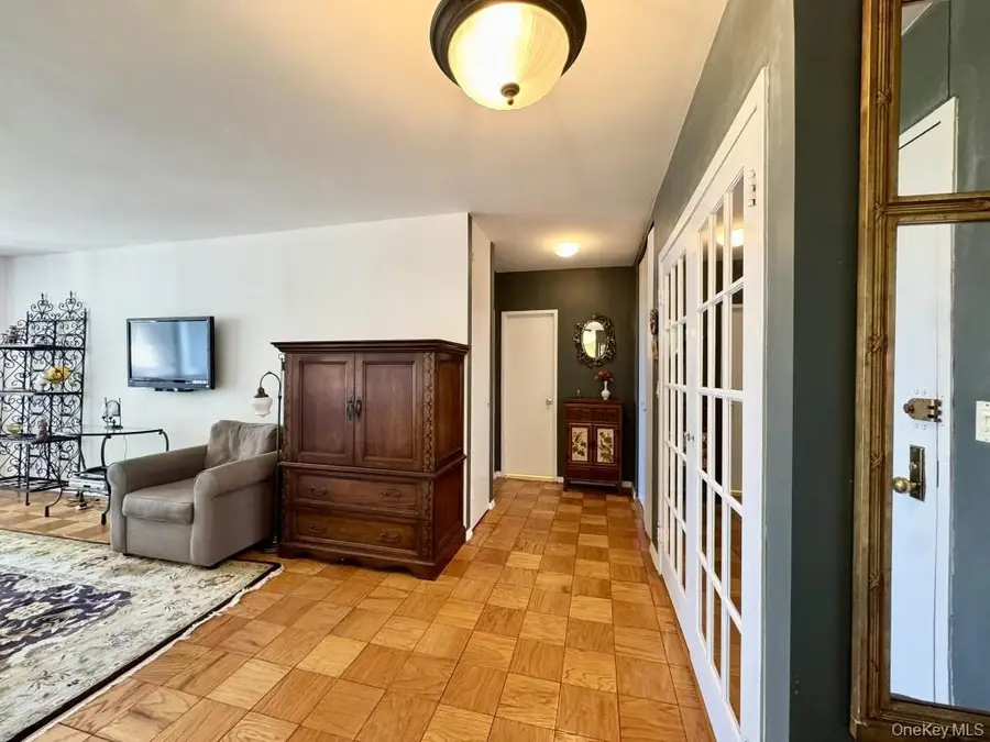 27110 Grand Central Parkway #6Y, Queens, NY 11005 - #3