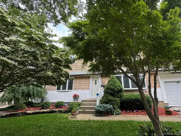 244 Grand Boulevard, Massapequa Park, NY 11762