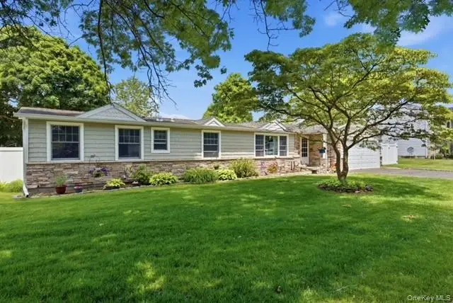 322 Columbia Street, Holbrook, NY 11741 - #2