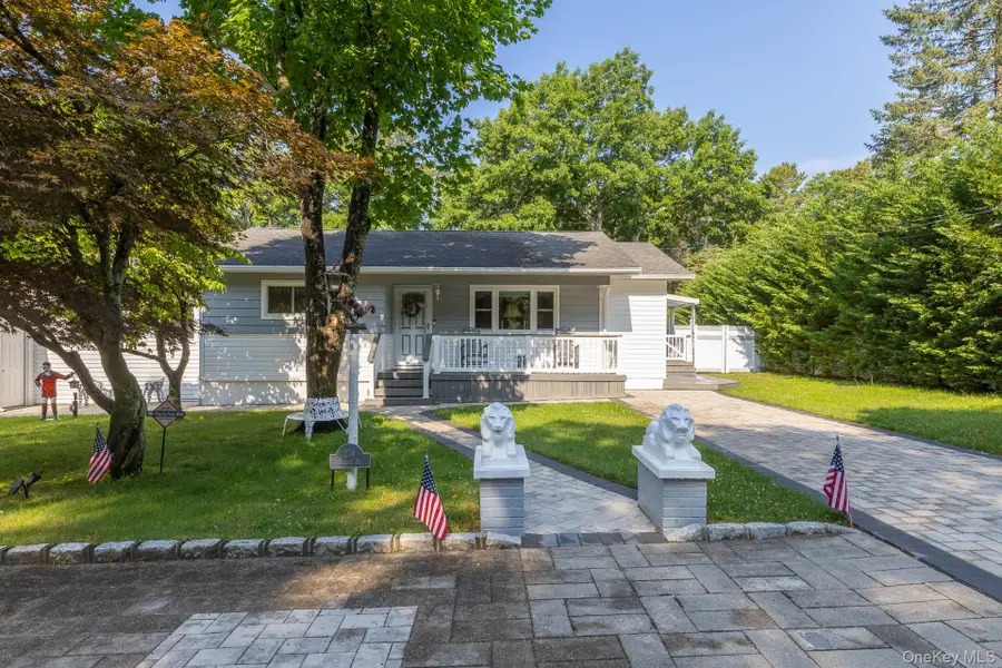 276 Parkway Drive, Calverton, NY 11933 - #3