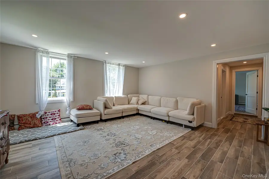 68 Nassau Road, Huntington, NY 11743 - #3