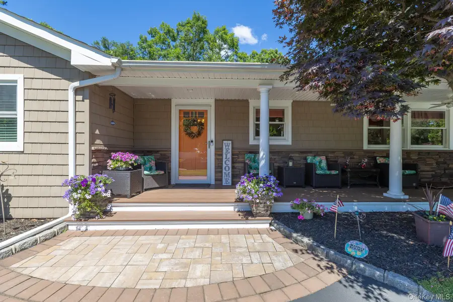5 Jacqueline Court, Port Jefferson Station, NY 11776 - #2