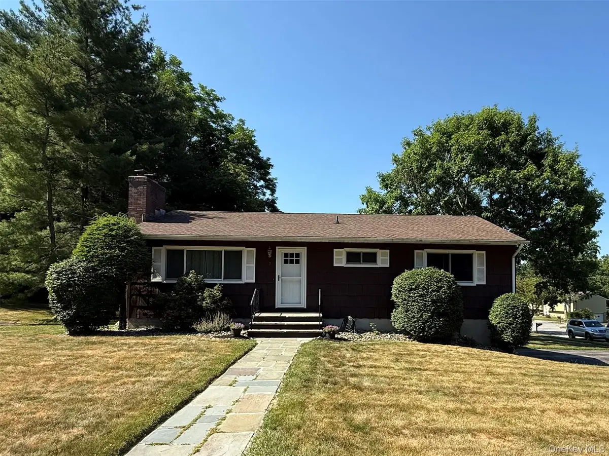 7 Richmond Road, Poughkeepsie, NY 12603 - #1