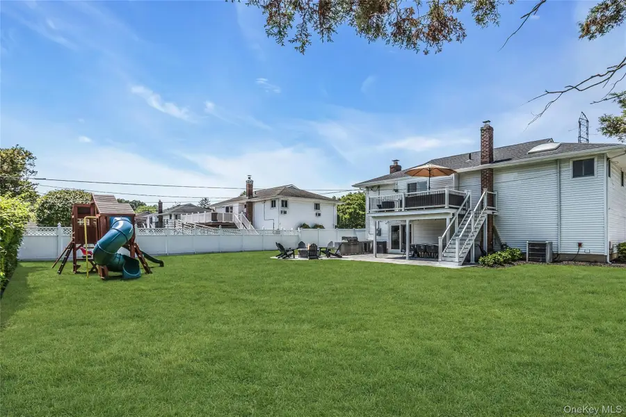 15 Lois Lane, Old Bethpage, NY 11804 - #2