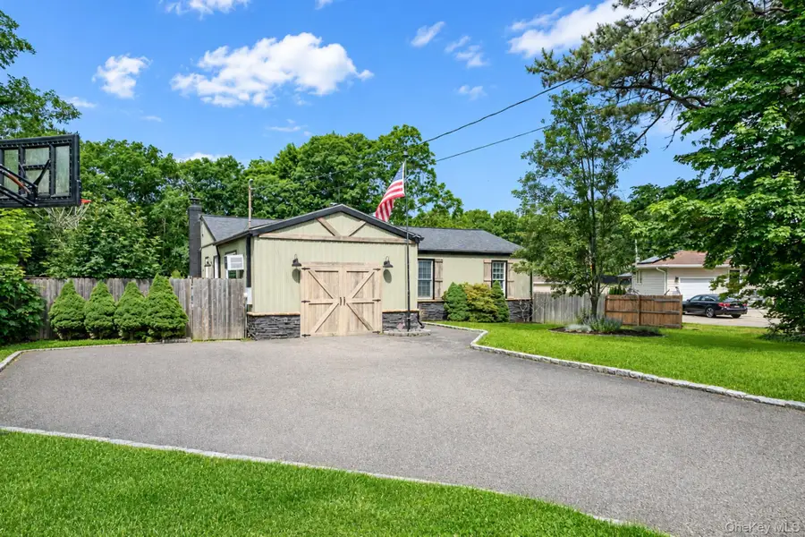1010 Sipp Avenue, Medford, NY 11763 - #2