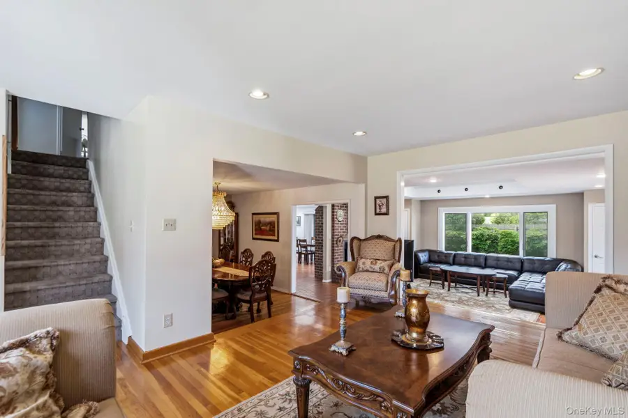 45 Mildred Court, Plainview, NY 11803 - #3