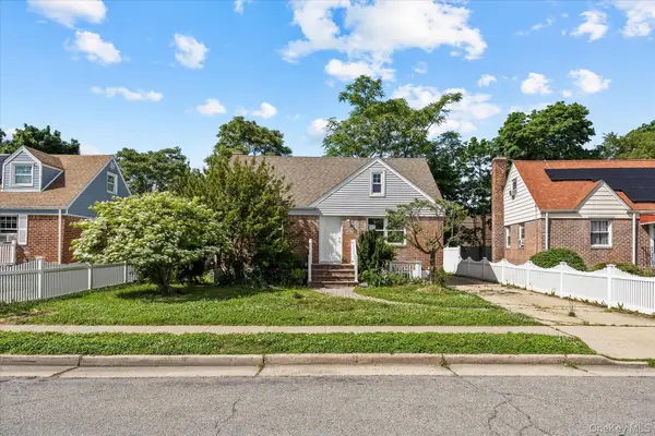 27 Circle Drive, Hempstead, NY 11550