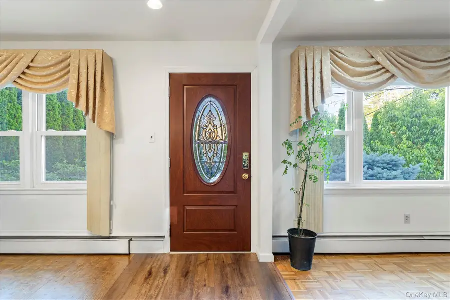 36 Richmond Street, Syosset, NY 11791 - #3