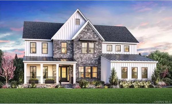 1 Levitow Court, Dix Hills, NY 11746