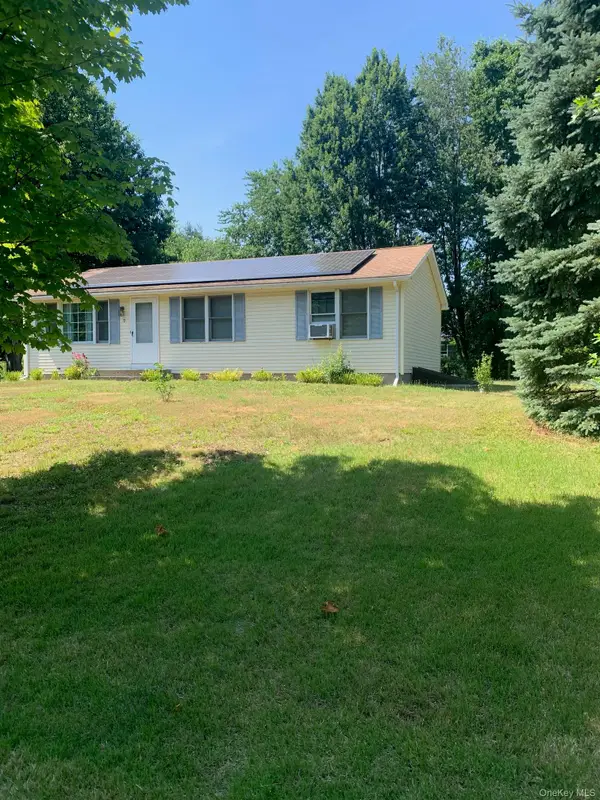 79 Cambridge Drive, Red Hook, NY 12571